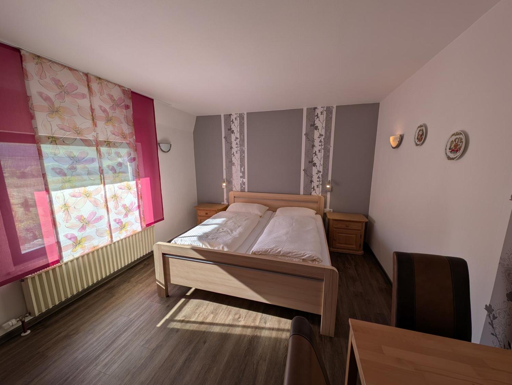 Gaestehaus Bollig Trittenheim Room photo