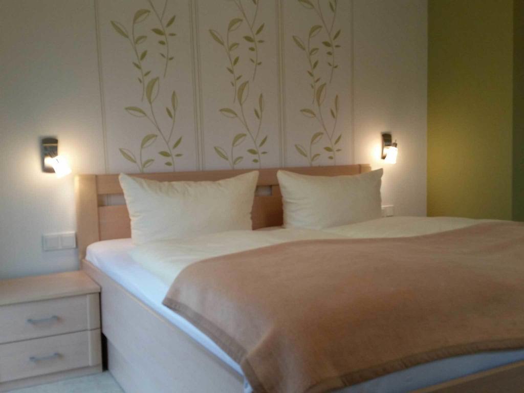 Gaestehaus Bollig Trittenheim Room photo